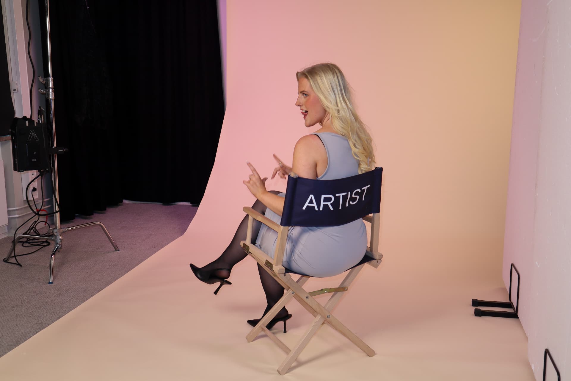 LEIJA i studion, sittande format